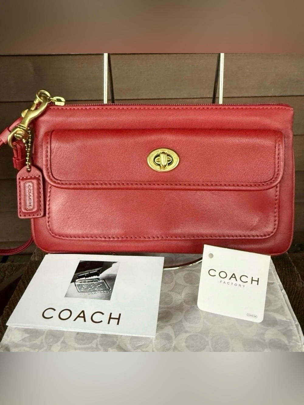 Coach Vintage Skinny Turnlock Wristlet